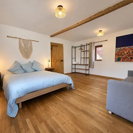 Vakantiehuis Maison La Vieille Vigne - Centre - Autour De L'art - 8 Personnes