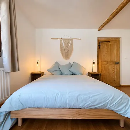 Vakantiehuis Maison La Vieille Vigne - Centre - Autour De L'art - 8 Personnes